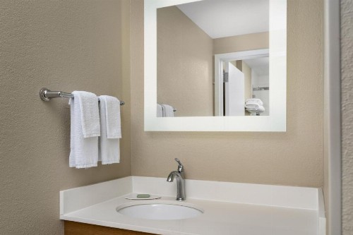 SpringHill Suites Sarasota Bradenton - image 7