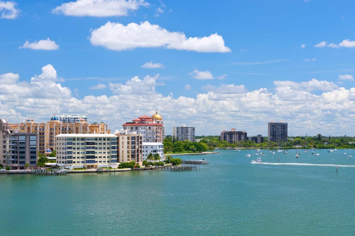 Hotel Indigo - Sarasota an IHG Hotel - image 3