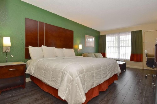 SureStay Hotel by Best Western Sarasota North - image 27