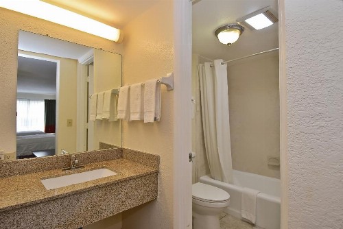 SureStay Hotel by Best Western Sarasota North - image 37
