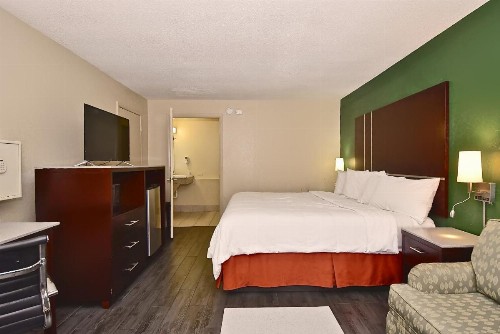 SureStay Hotel by Best Western Sarasota North - image 39