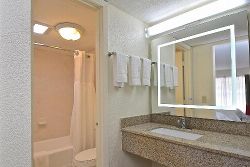 SureStay Hotel by Best Western Sarasota North - image 4