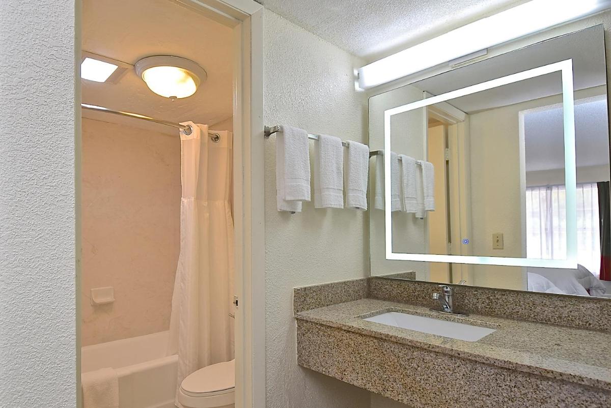 SureStay Hotel by Best Western Sarasota North - image 4