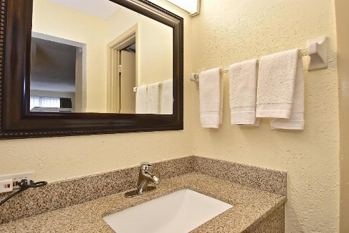 SureStay Hotel by Best Western Sarasota North - image 41