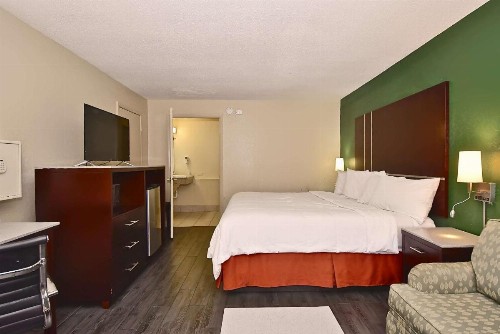 SureStay Hotel by Best Western Sarasota North - image 43