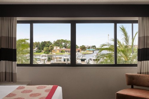 Ramada by Wyndham Sarasota Waterfront - image 3