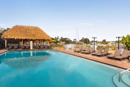 Ramada by Wyndham Sarasota Waterfront - image 34