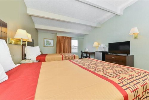Americas Best Value Inn Sarasota - image 12
