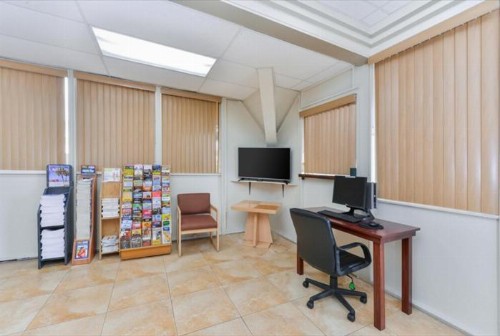 Americas Best Value Inn Sarasota - image 15