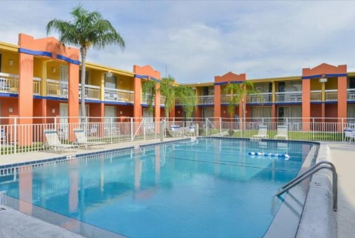 Americas Best Value Inn Sarasota - image 20