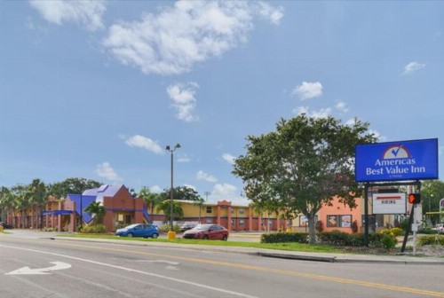 Americas Best Value Inn Sarasota - image 22
