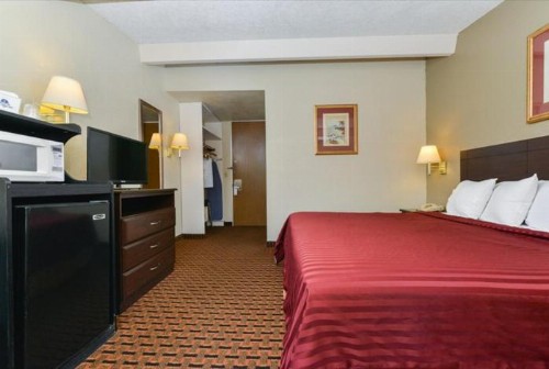 Americas Best Value Inn Sarasota - image 6
