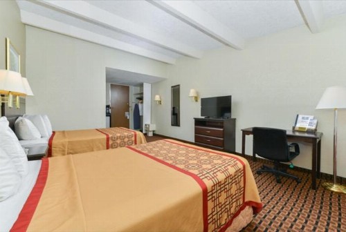 Americas Best Value Inn Sarasota - image 8