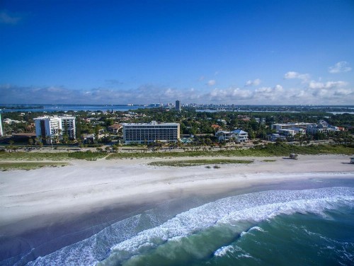 Holiday Inn Sarasota-Lido Beach at the Beach an IHG Hotel - image 2