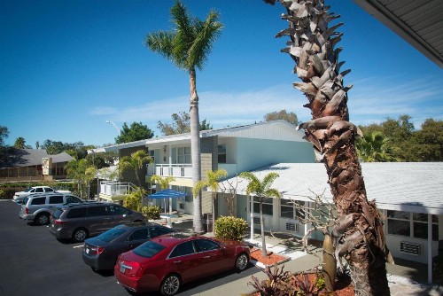 Regency Inn & Suites Sarasota - image 13