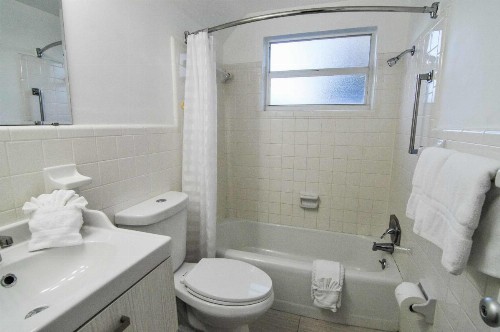 Regency Inn & Suites Sarasota - image 16