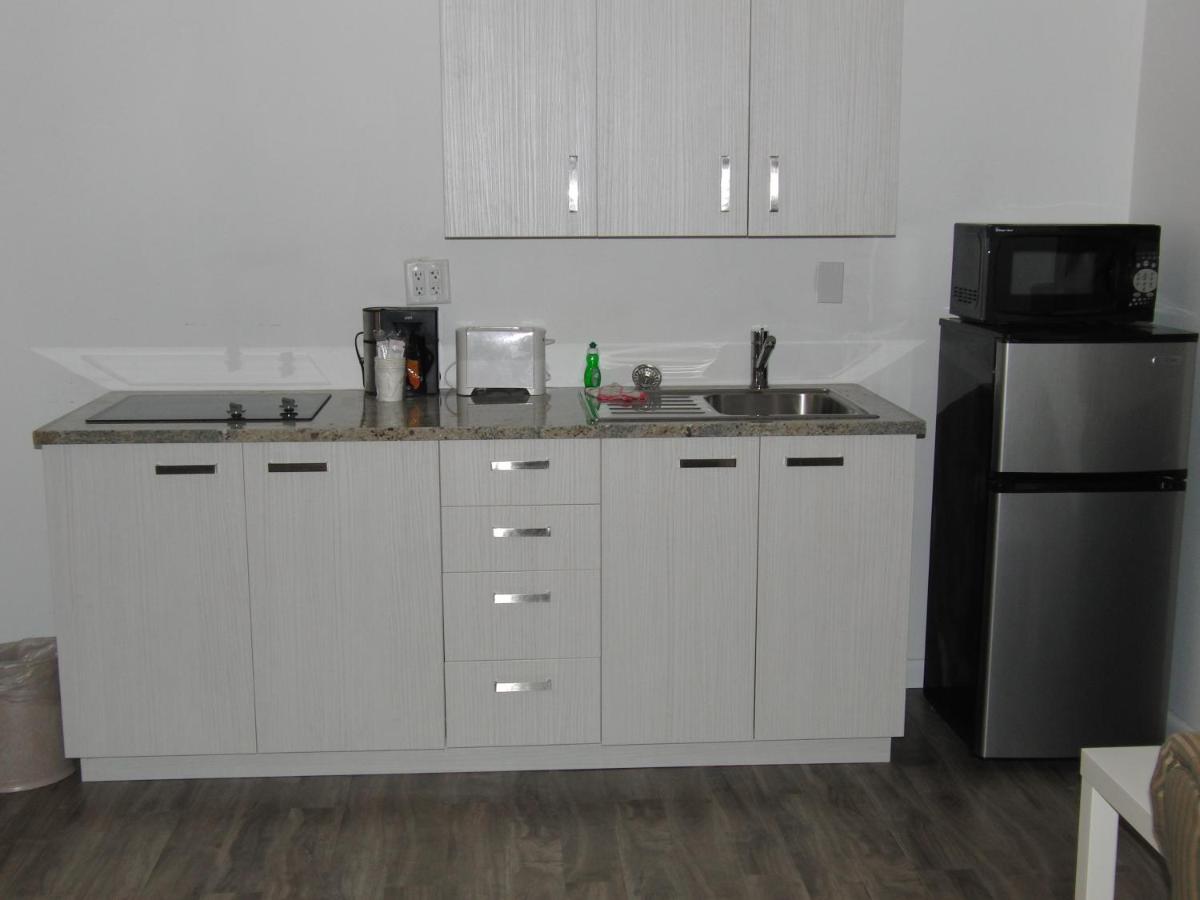 Regency Inn & Suites Sarasota - image 2