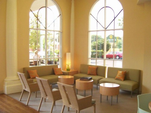 La Quinta by Wyndham Sarasota Downtown - image 1