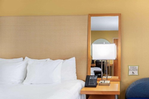 La Quinta by Wyndham Sarasota Downtown - image 14