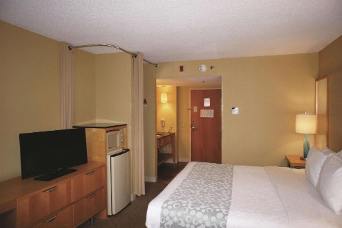 La Quinta by Wyndham Sarasota Downtown - image 33