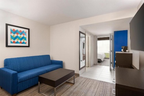 Holiday Inn Express & Suites Sarasota East an IHG Hotel - image 29
