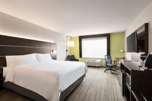 Holiday Inn Express & Suites Sarasota East an IHG Hotel - image 30