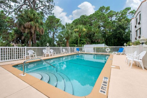 Sleep Inn Sarasota North - image 26