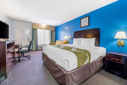 Quality Inn Sarasota North Near Lido Key Beach - image 10