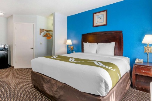 Quality Inn Sarasota North Near Lido Key Beach - image 18