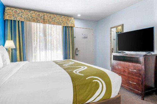 Quality Inn Sarasota North Near Lido Key Beach - image 20