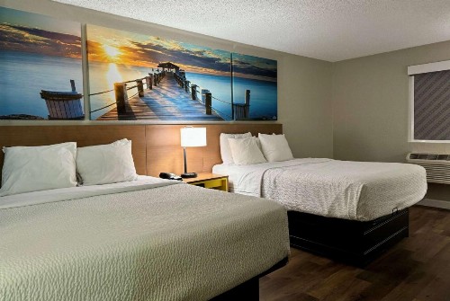 Days Inn by Wyndham Sarasota I-75 - image 21