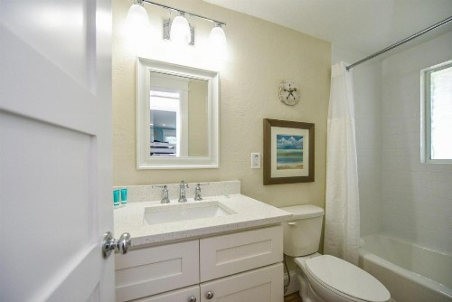 Tropical Breeze Resort - image 12