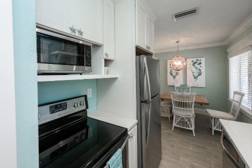 Tropical Breeze Resort - image 18