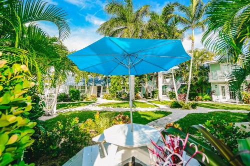 Tropical Breeze Resort - image 2