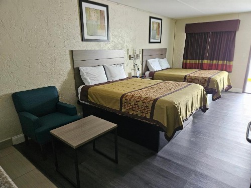 Deluxe Inn - Sarasota - image 6