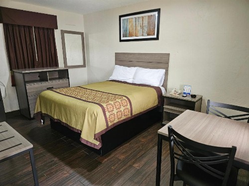 Deluxe Inn - Sarasota - image 9