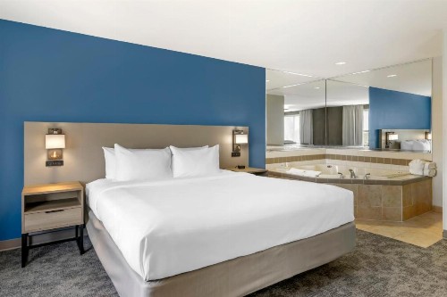 Comfort Suites Sarasota-Siesta Key - image 33