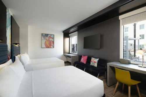 Aloft Sarasota - image 10