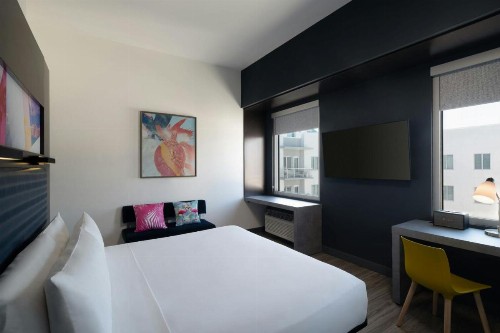 Aloft Sarasota - image 11