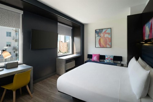 Aloft Sarasota - image 8