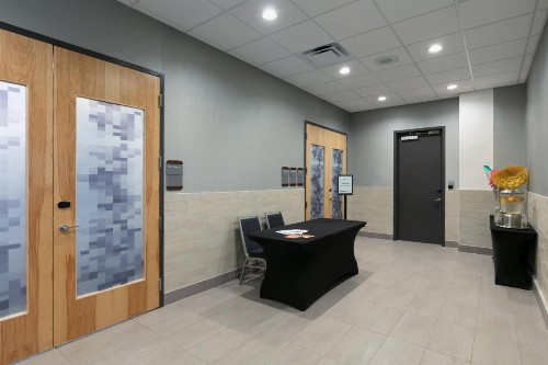 Aloft Sarasota - image 9