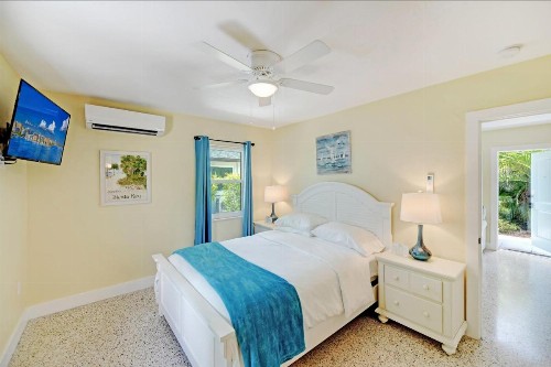 Siesta Key Palms Resort - image 2