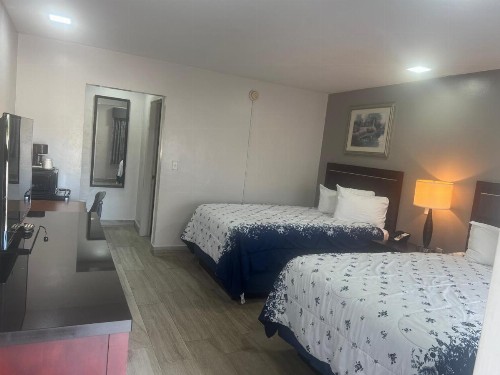 Flamingo Inn - image 11