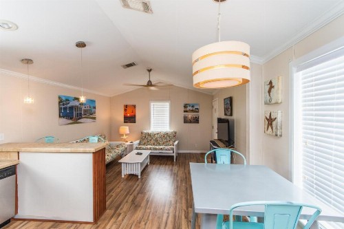 Tiny House Siesta - image 40