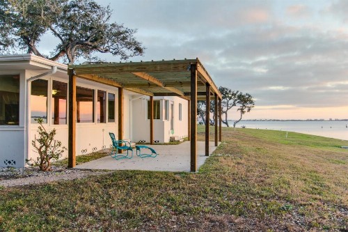 Sunsetter on Sapphire Shores - image 1