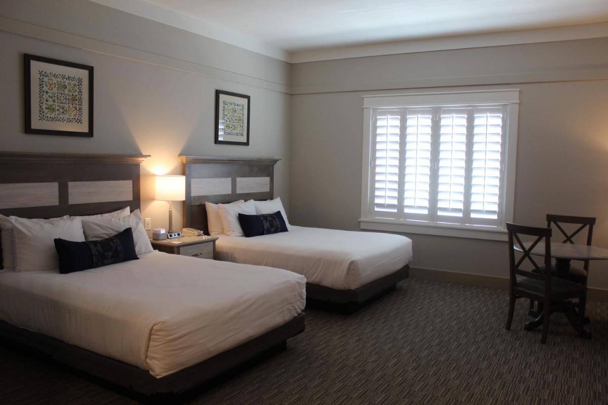 Carlisle Inn Sarasota - image 2