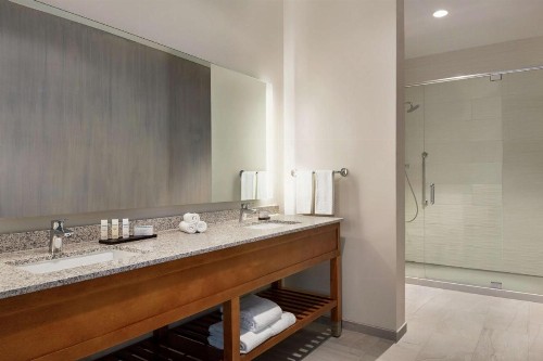 Embassy Suites By Hilton Sarasota - image 18