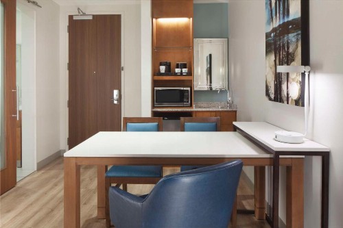 Embassy Suites By Hilton Sarasota - image 37