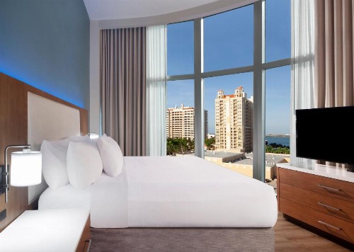 Embassy Suites By Hilton Sarasota - image 39
