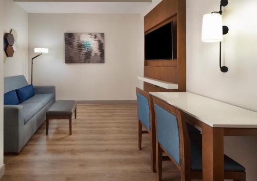 Embassy Suites By Hilton Sarasota - image 41